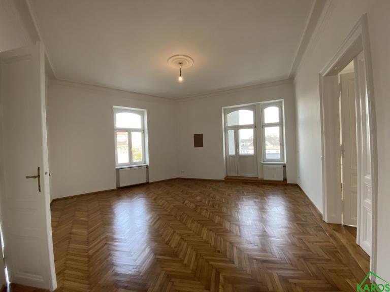 WG-GEEIGNETE 4,5 ZIMMER-WOHNUNG AM AUGARTEN *ERSTBEZUG NACH SANIERUNG*